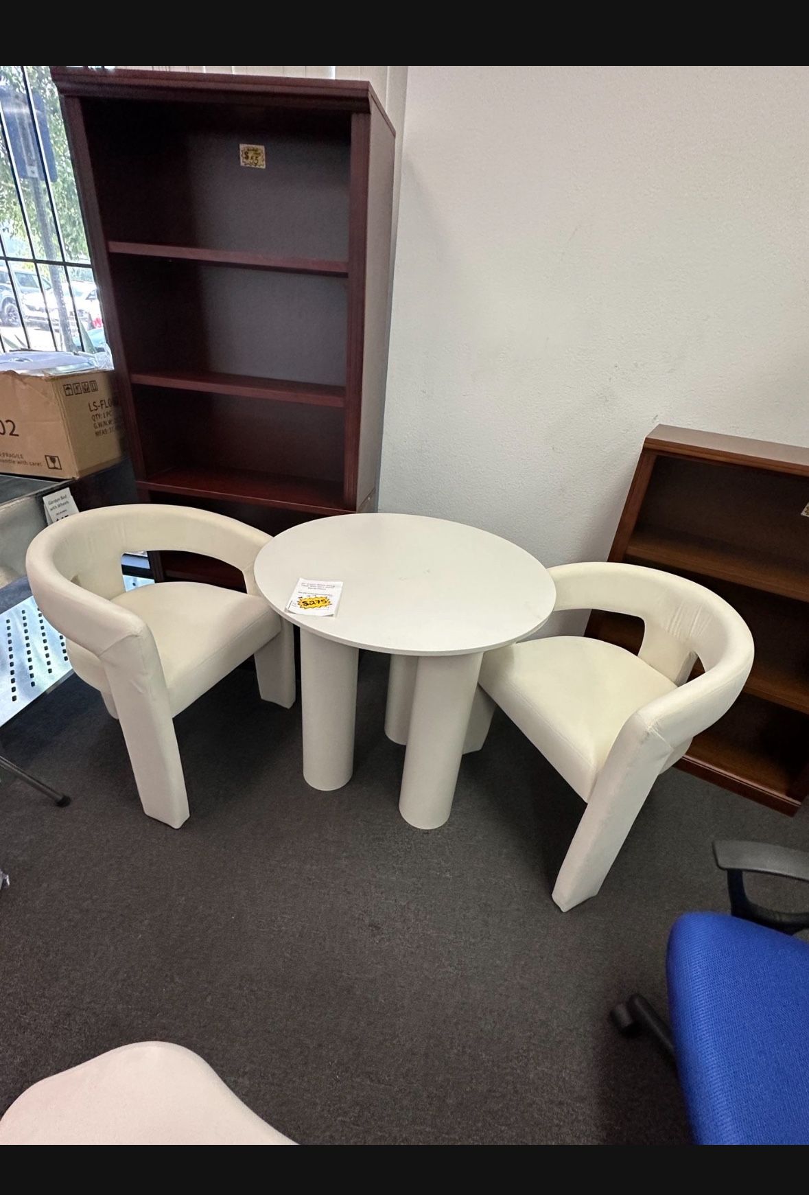 New 30” Round Breakfast Dining Table Set And Chairs (with Dent See Last Pic)