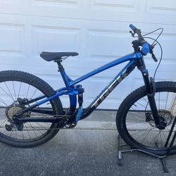 Trek Fuel Ex 8 Gen 5 ( PRICE NEGOTIABLE) NO TRADES
