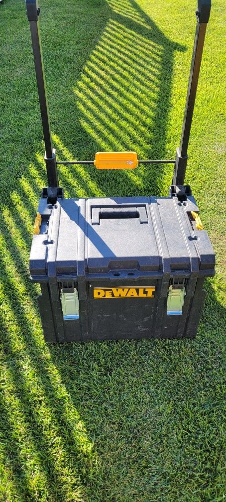 Dewalt Stackable Toolbox