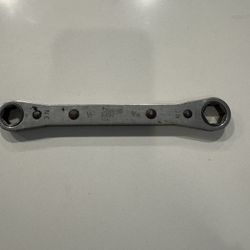 Snap On 1/2"-9/16" 6PT Ratcheting Box End Wrench R1618S