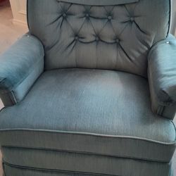 Lazy Boy Swivel Chair In Mukilteo 