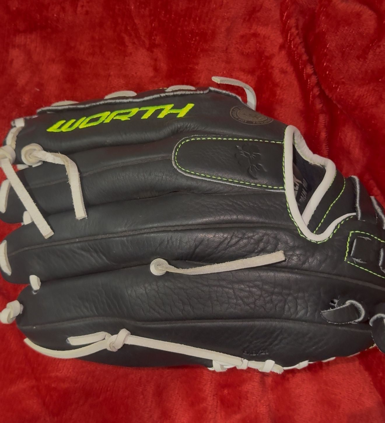 WORTH Lefty Fastpitch Softball Glove