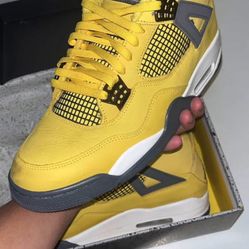 Jordan’s 4s Yellow Lightings 