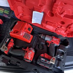 Milwaukee Hammer Drill & Impact Driver