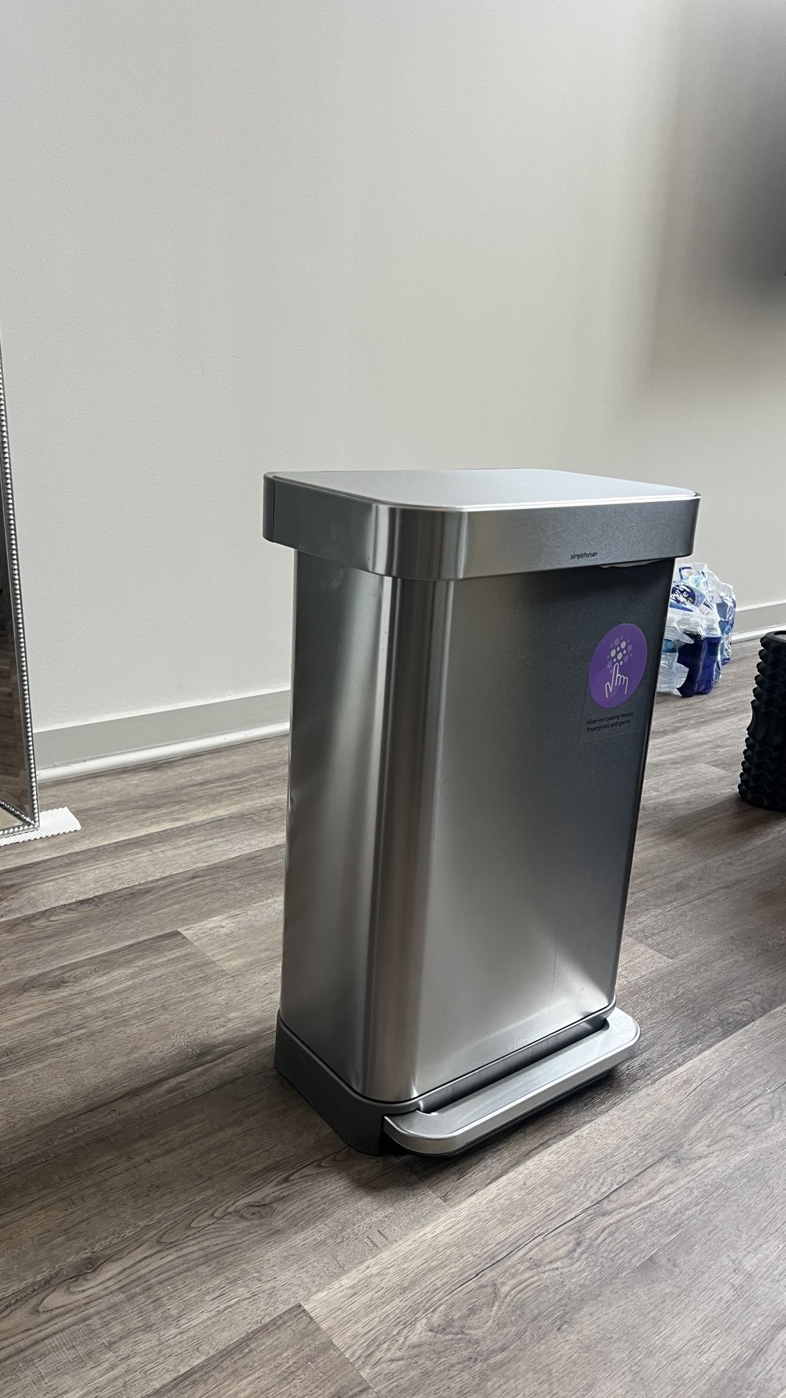 Simple human Trash Can 45L