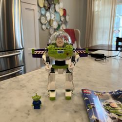 2010 construct a buzz lego set 100% complete 