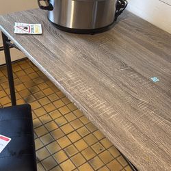 Kitchen Table And 4 Chairs