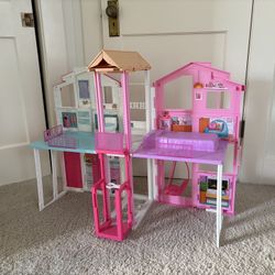 Barbie Playhouse - Accessories Included