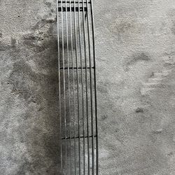 Front Inner Grill GMC Sierra - Older Models 2009