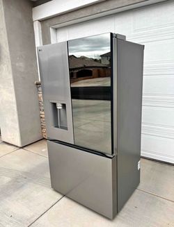 LG French Door Refrigerator with InstaView