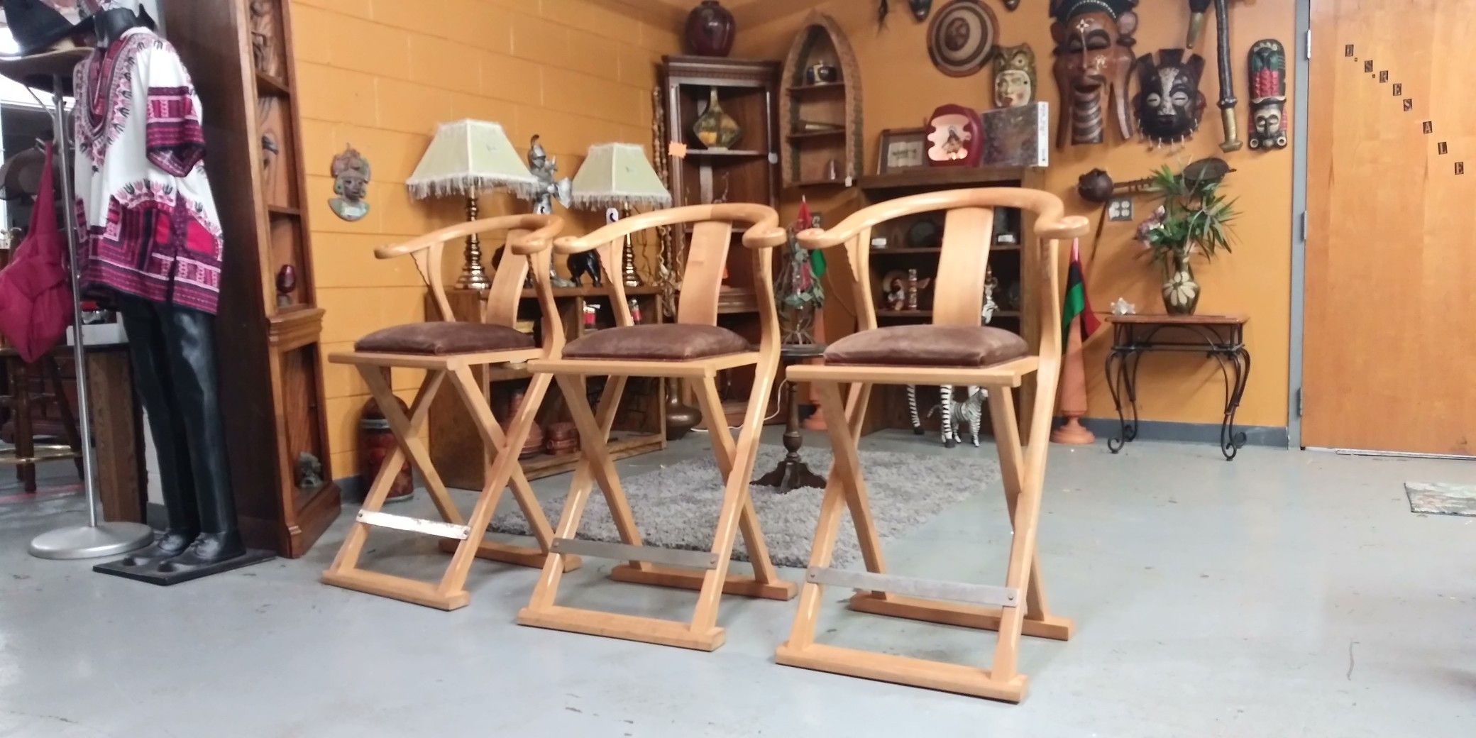 Set of 3 premium bar stools with arms by International I.P.F. for sale 🍸