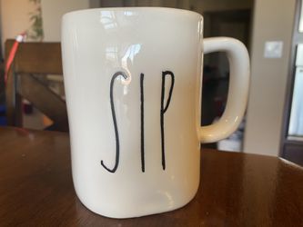 Sip Rae Dunn mug