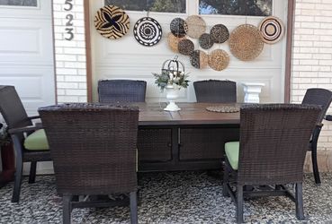 Beautiful Metal and wicker patio bundle all included