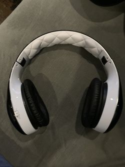 Soul by Ludacris. SL300WB High Definition Noise Canceling