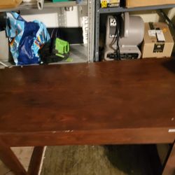 Office Desk And Office Chair $40 Complete In Good Condition 