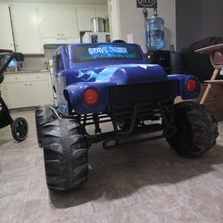 Grave Digger Monster Truck