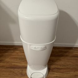 Diaper Genie Complete Diaper Pail (White) with Antimicrobial Odor Control