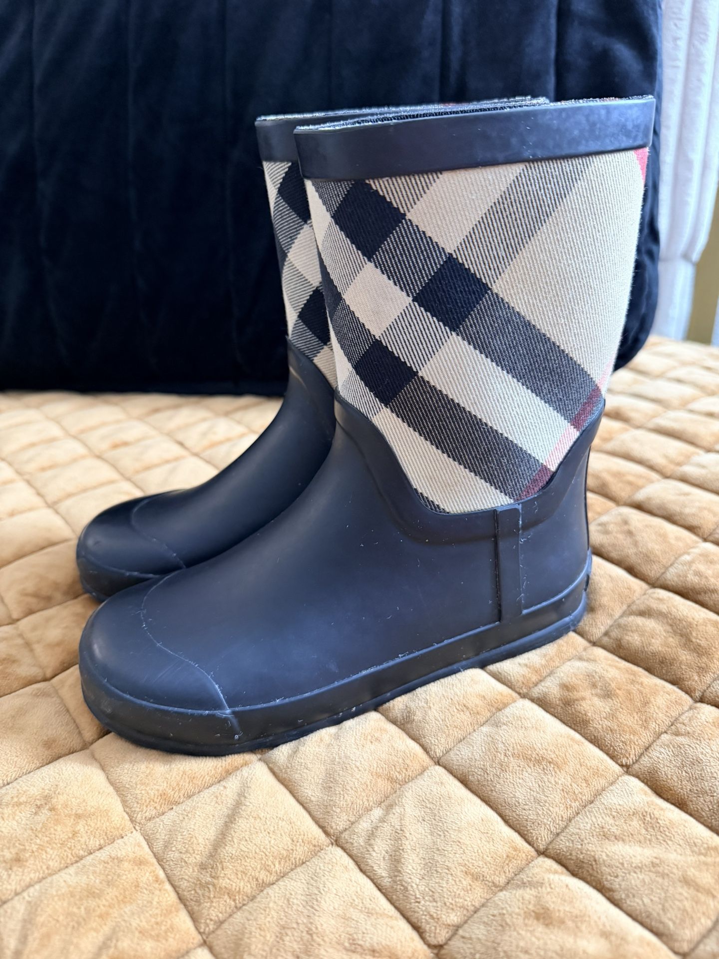 Girl Burberry Boots 
