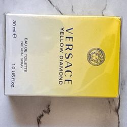 NEW & SEALED " AUTHENTIC VERSACE YELLOW DIAMOND WOMAN'S 1 OZ. SPRAY 30$