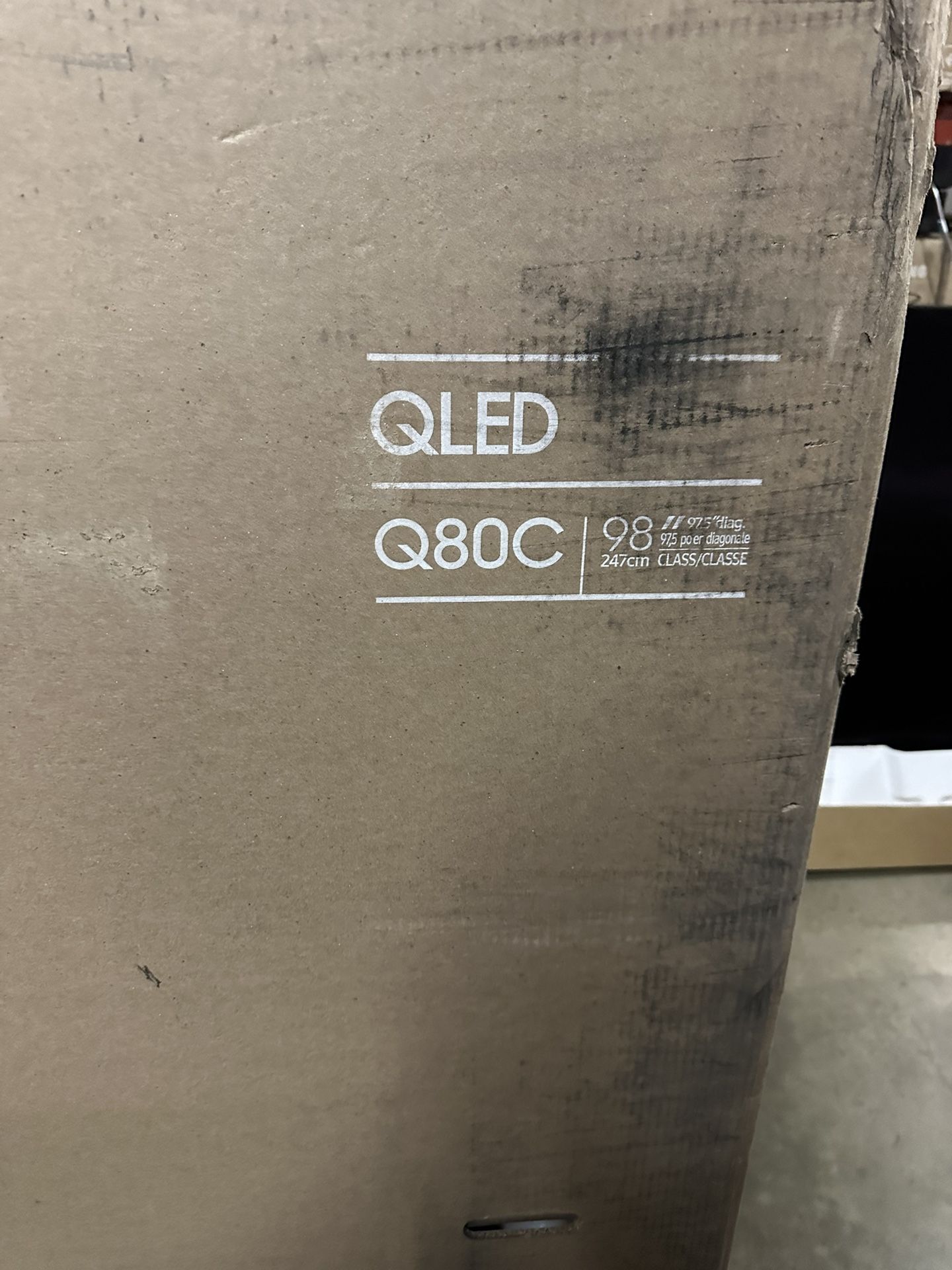 SAMSUNG 98-Inch Class QLED 4K Q80C Series Quantum HDR+, Dolby Atmos Object Tracking Sound Lite, Direct Full Array, Q-Symphony 3.0, Gaming Hub, Smart T