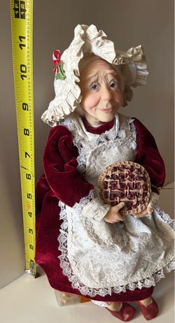 Grandma with cherry pie $5