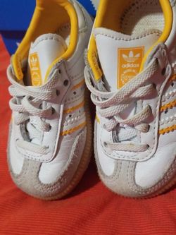 Kids Unisex sneakers Size 4 K
