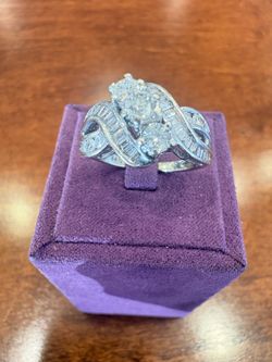 14K White Gold Diamond Ring