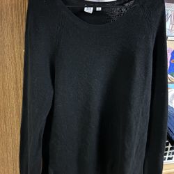Women's Sweater Size Medium 