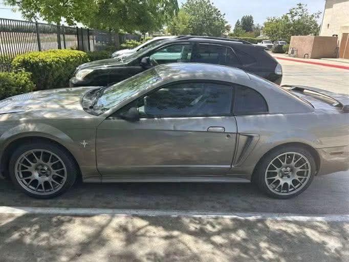 2001 Ford Mustang