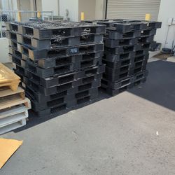 Free Pallets Plastic