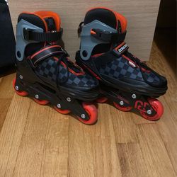 Adjustable roller skates/blades