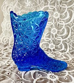 Fenton Victorian Boot- Daisy & Button Pattern