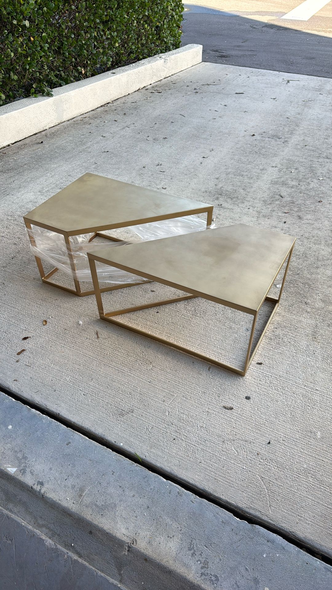 High End cocktail Coffee Table