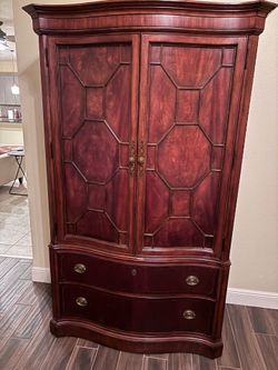 Traditional Mahogany Serpentine Armoire Wardrobe
