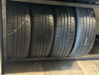 SET OF TIRE 205 65 16 MICHELIN 85% LIFE