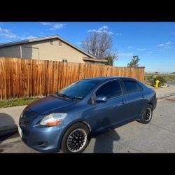 Toyota yaras 2009 clean title Mileage 100
