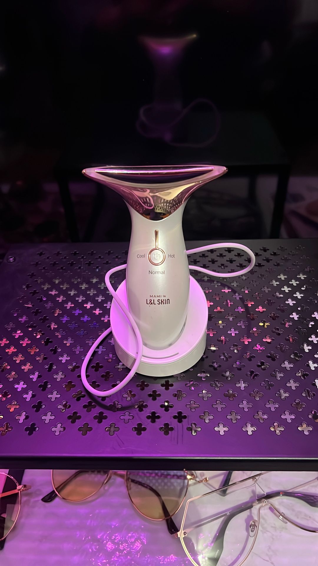 Red Light Neck Face Massager, Facial Massager with Hot & Cold Modes for Skin Care, Vibration for Skin Tightening and Rejuvenation(