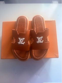LOUIS VUTTON SLIPPERS *NEW*