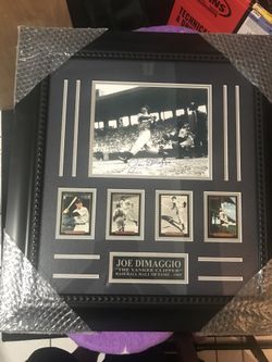 Joe DiMaggio autographed picture
