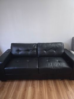 Ashton Modern Black Leather Sofa / Couch (American Furniture Warehouse)