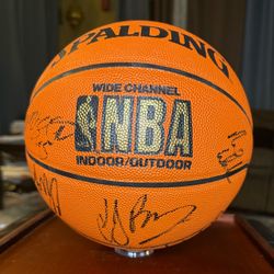 Autographed NBA Basketball from 07-08 Miami Heat team - includes Heat legends Dwyane Wade, Alonzo Mourning, & Udonis Haslem!