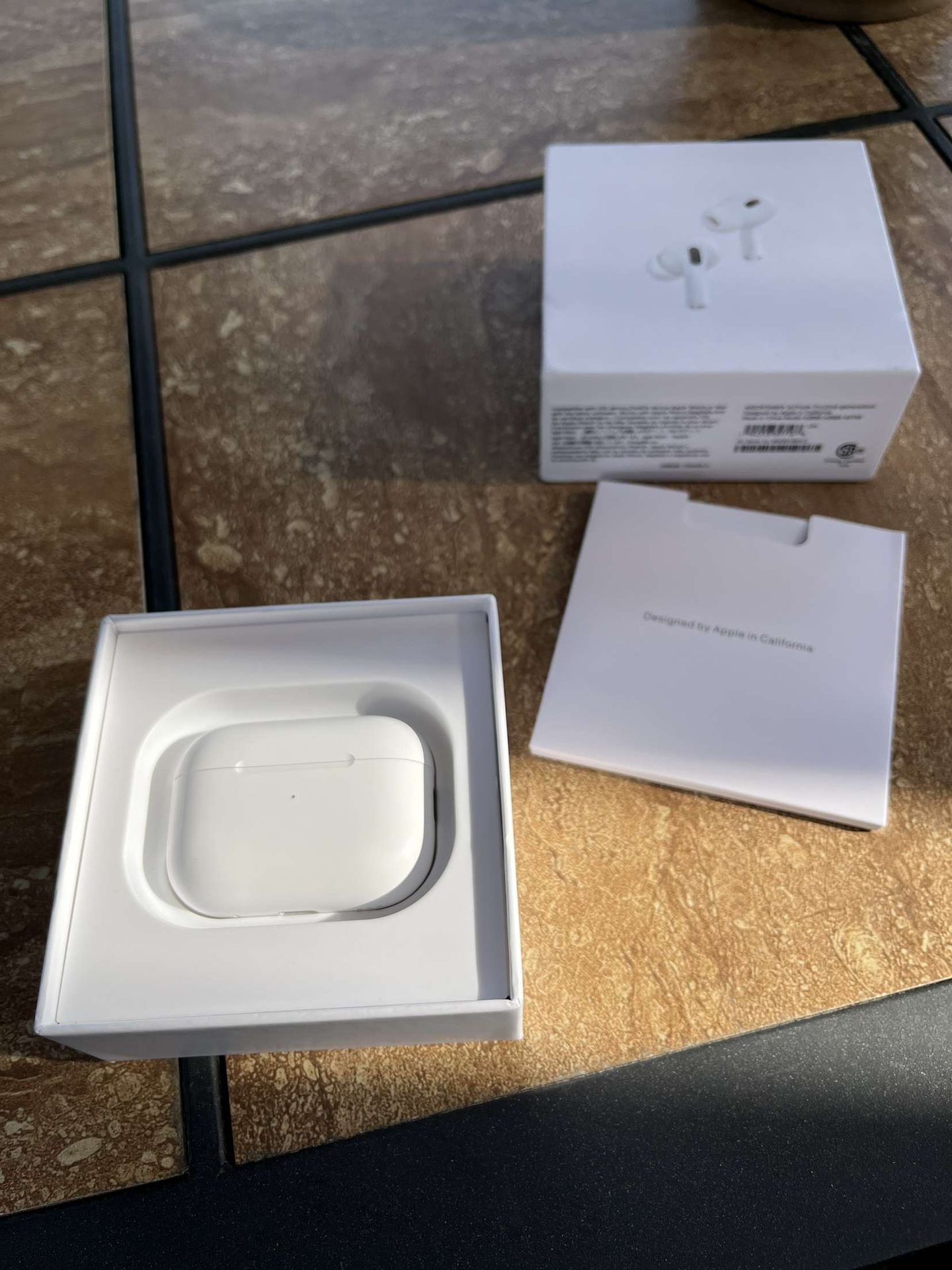 Apple Airpods Pro 2nd Generation With Magsafe Wireless Charging Case - White