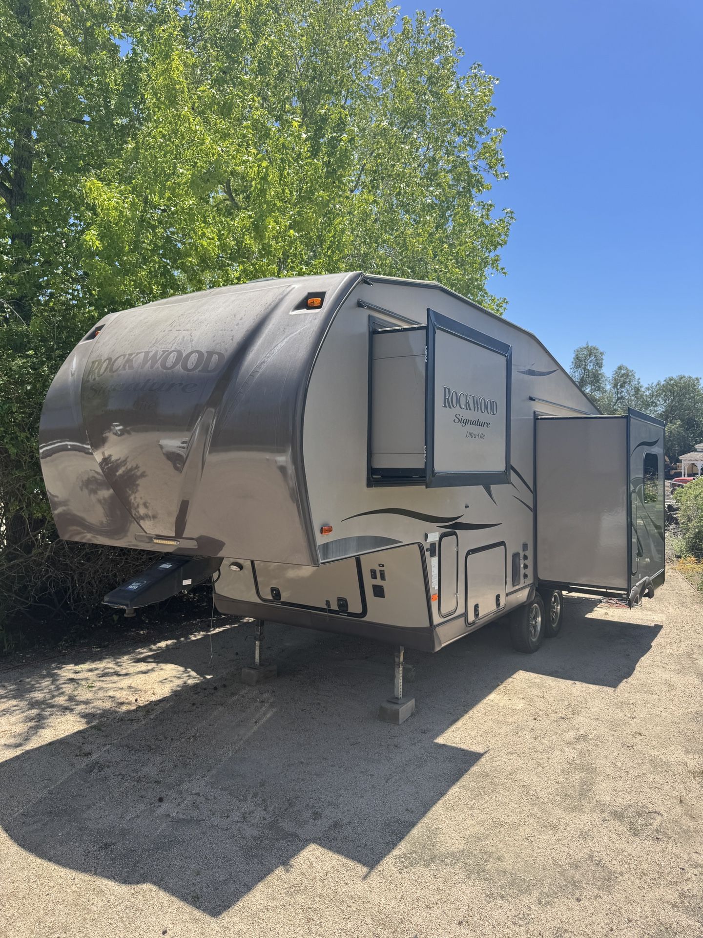 2014 Forest River Rockwood Signature 8244WS Ultralite