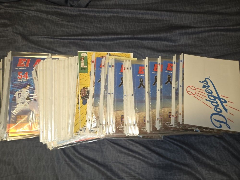 HUGE LOT of Shohei Ohtani & Valenzuela El Aviso Magazines LA Dodgers Photos Too!
ONE lucky person will score BIG on these as once they are gone.