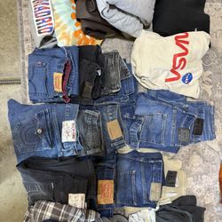 🔥 Huge Men’s Clothing Lot – Jeans, Shorts, Hoodies, Tees – Nike, Levi’s, True Religion, Champion, NASA 🔥