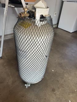 Flame King YSN401a 40 Pound Steel Propane Tank Cylinder with Overflow Protection Device Valve