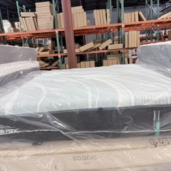 King Mattress Tempurpedic LuxeAdapt Medium Hybrid 