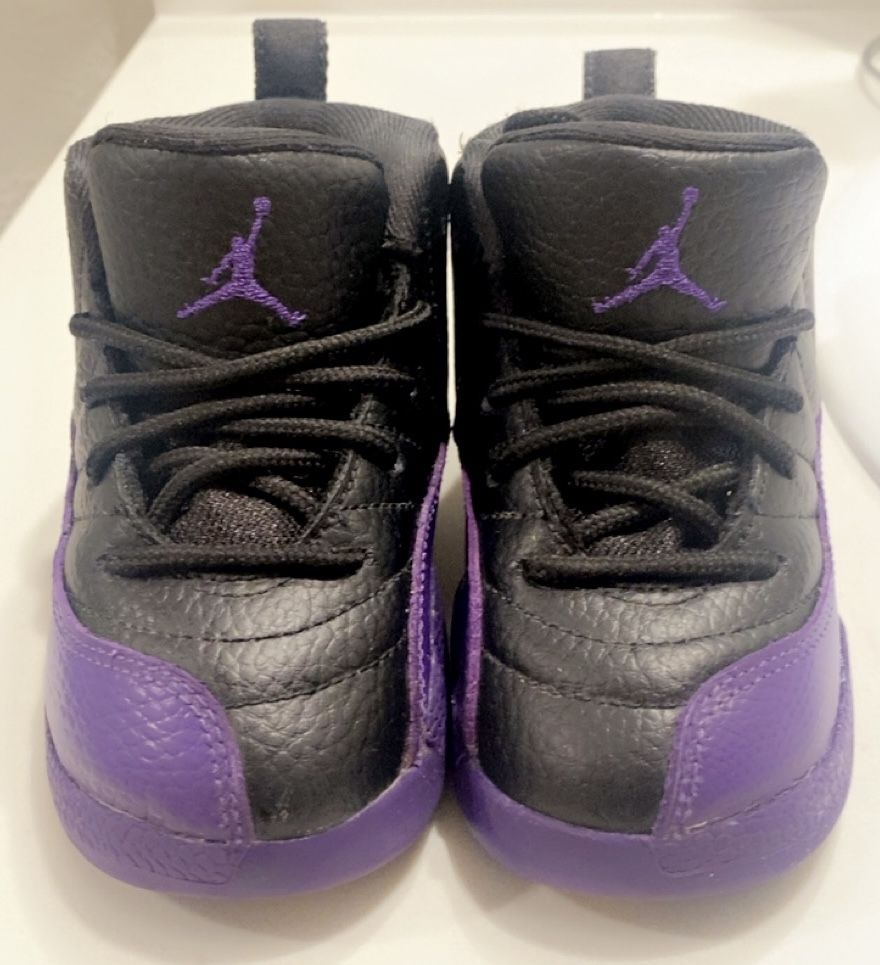 Jordan 12 Retro “Field Purple” 8c