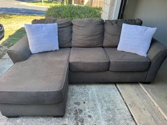 Sectional reverseL shape Couch - Free delivery 🚚