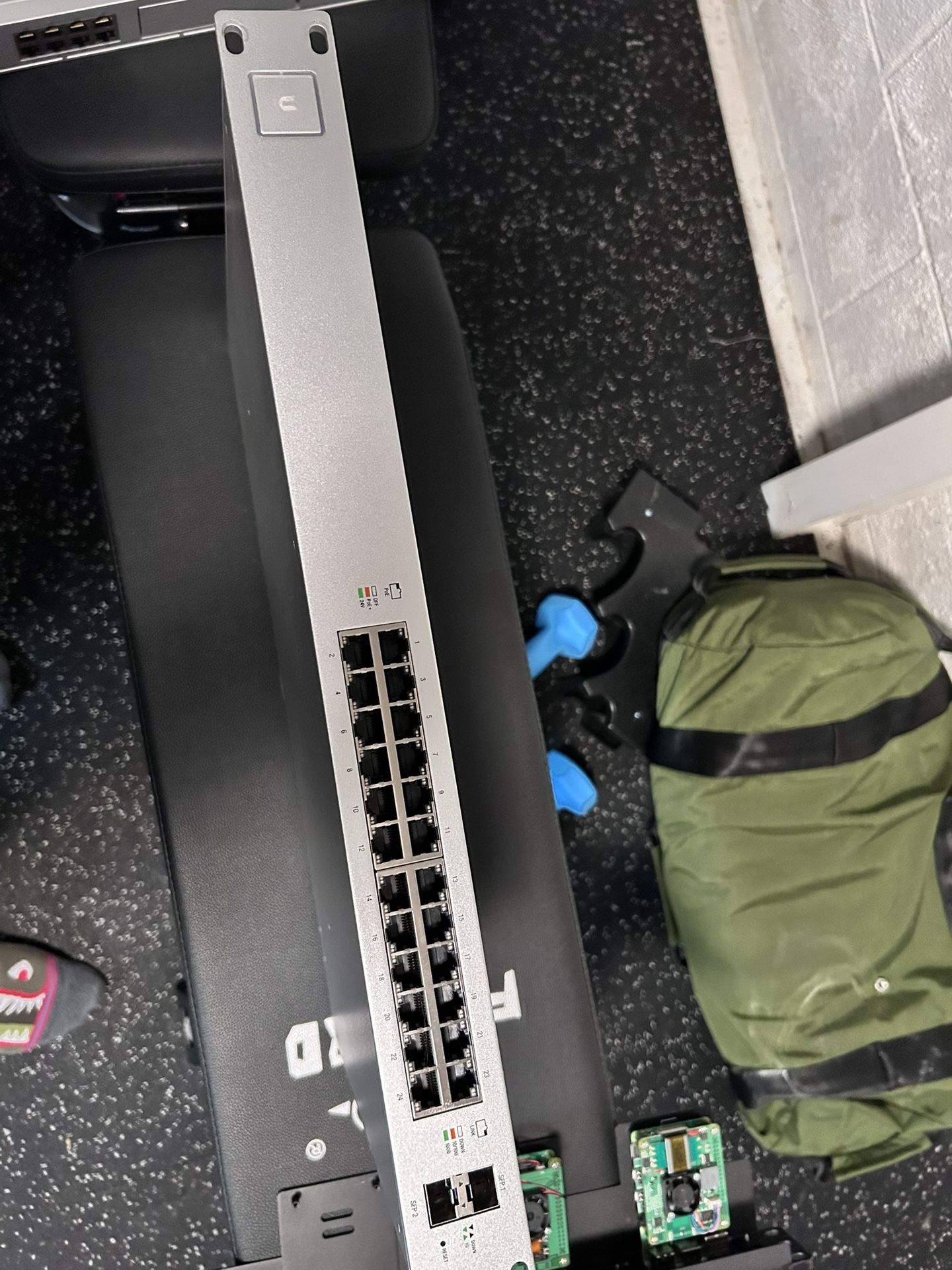 UniFi 24port Switch